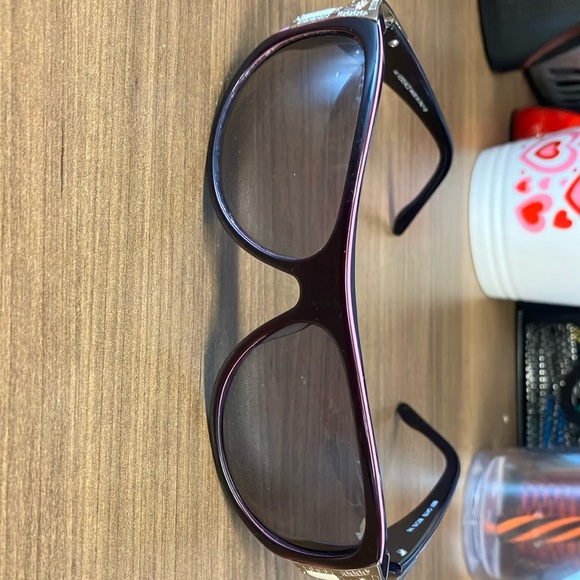 Versace sunglasses barely worn. Very good condition. Left eye a small scrach. - Picture 1 of 3